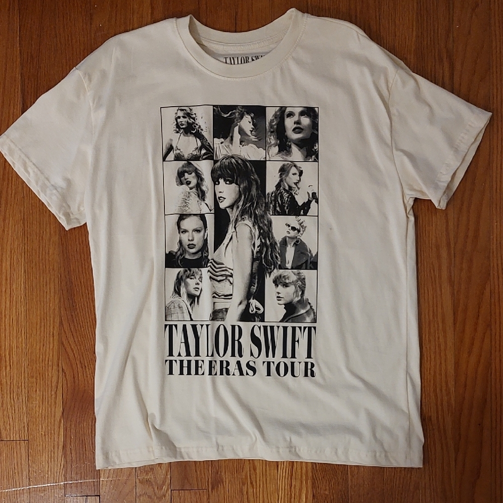 Taylor Swift The Eras Tour T-Shirt Never worn.